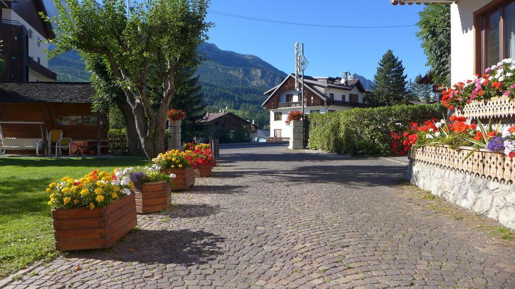 Hotel Bellaria - Cortina dʼAmpezzo Exterior foto