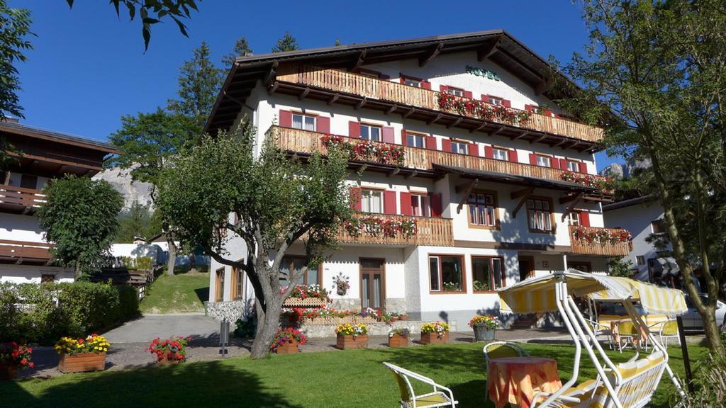 Hotel Bellaria - Cortina dʼAmpezzo Exterior foto
